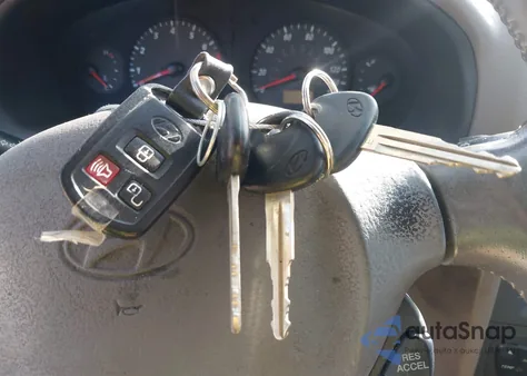 2004 Hyundai Santa Fe Gls/Lx from USA, damaged, VIN KM8SC73E24U738263